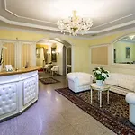 Hotel Windsor & 4*