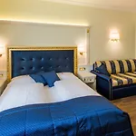 Hotel Windsor & 4*