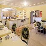 Hotel Windsor &