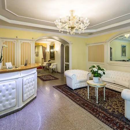 Hotel Windsor & 4*